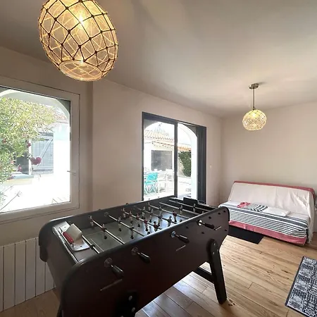 Casa de Férias Maison Spacieuse Proche Plage, 4 Chambres, Terrasse, Parking, Internet à St-gilles - Fr-1-224-820