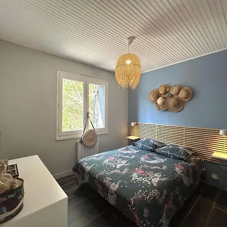 Maison Spacieuse Proche Plage, 4 Chambres, Terrasse, Parking, Internet à St-gilles - Fr-1-224-820 *