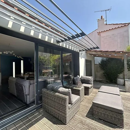 Maison Spacieuse Proche Plage, 4 Chambres, Terrasse, Parking, Internet à St-gilles - Fr-1-224-820