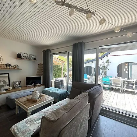 Casa de Férias Maison Spacieuse Proche Plage, 4 Chambres, Terrasse, Parking, Internet à St-gilles - Fr-1-224-820