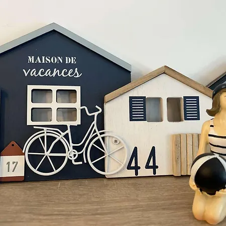 Casa de Férias Maison Spacieuse Proche Plage, 4 Chambres, Terrasse, Parking, Internet à St-gilles - Fr-1-224-820 Saint-Gilles-Croix-de-Vie
