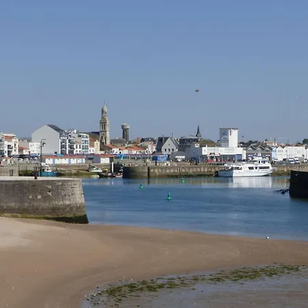 Maison Spacieuse Proche Plage, 4 Chambres, Terrasse, Parking, Internet à St-gilles - Fr-1-224-820